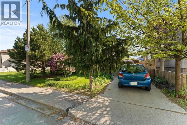 Property Photo:  552 Parent  ON N9A 3J8 