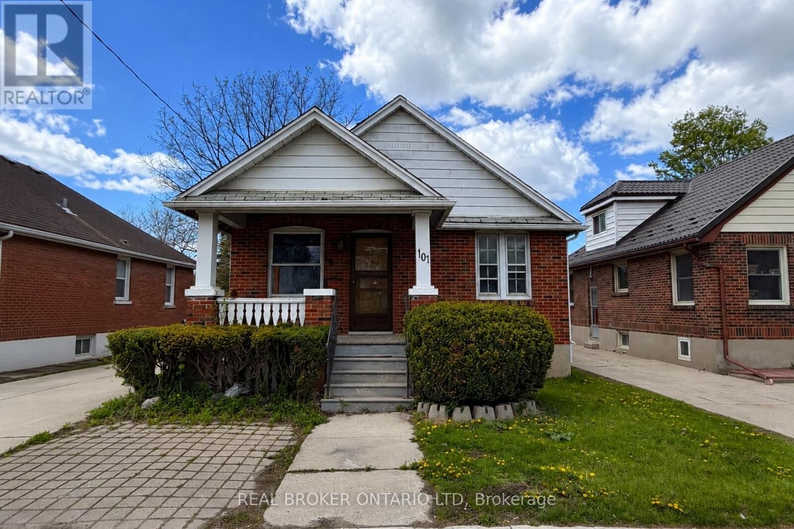 Property Photo: 101 Adelaide Street South ON N5Z 3K6