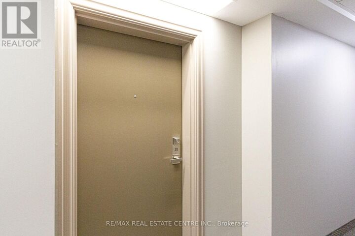 Property Photo:  1045 Nadalin Heights 211  ON L9T 8R5 