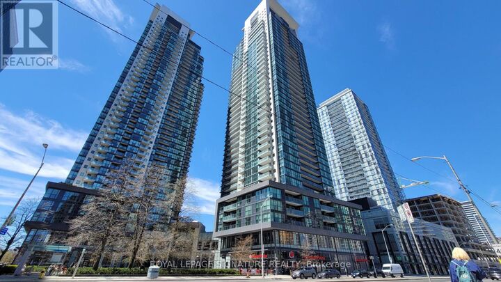 Property Photo: 5168 Yonge Street 3101 ON M2N 0G1
