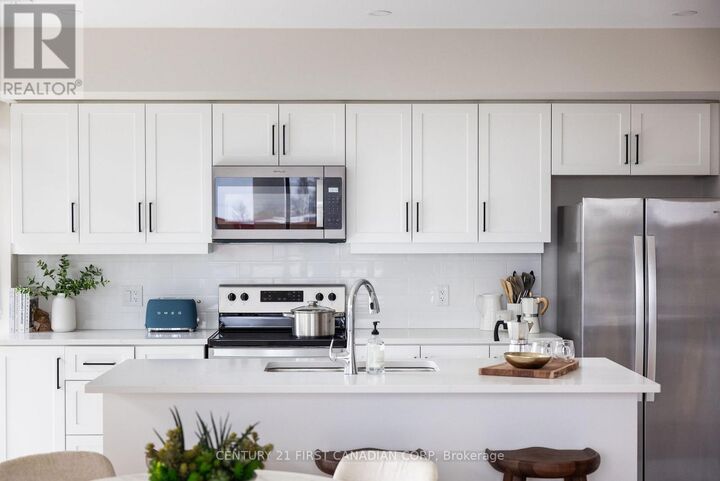 Property Photo: 4286 East King Street 1109 ON N2P 2E9