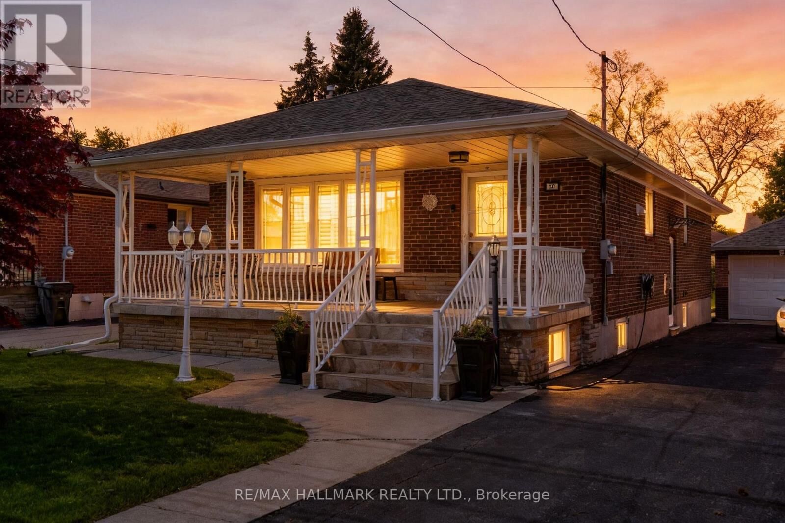 Property Photo:  20 Elinor Avenue  ON M1R 3H2 