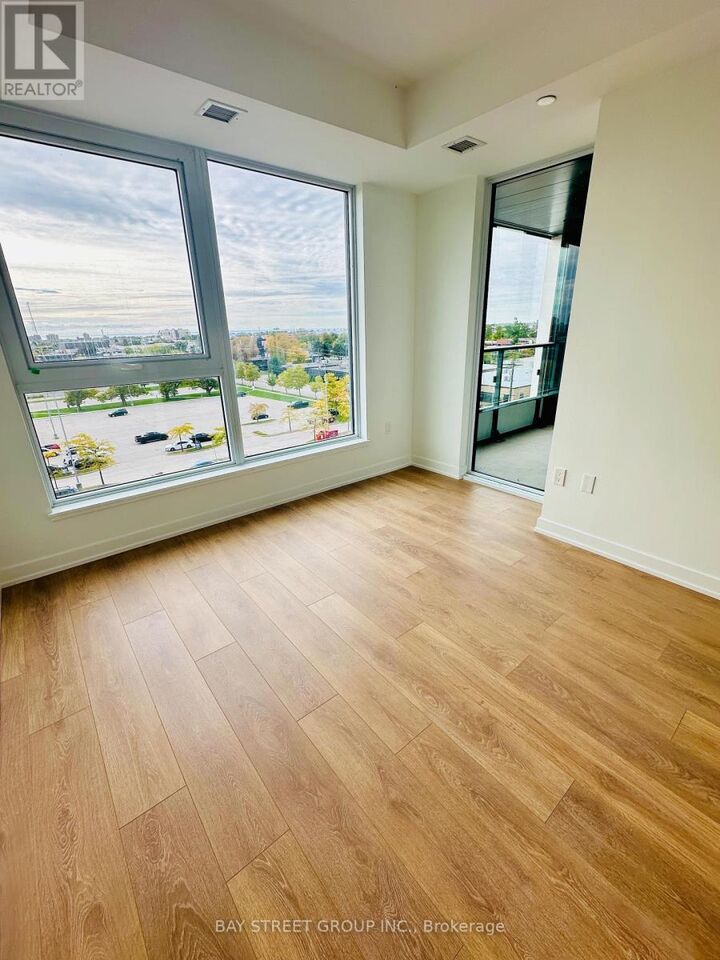Property Photo:  1037 The Queensway 504  ON M8Z 6C7 