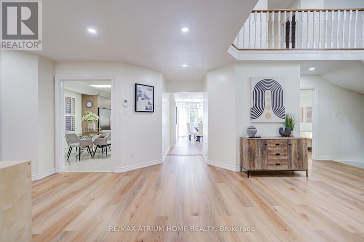 Property Photo:  77 Rosedale Heights Drive  ON L4J 4T3 