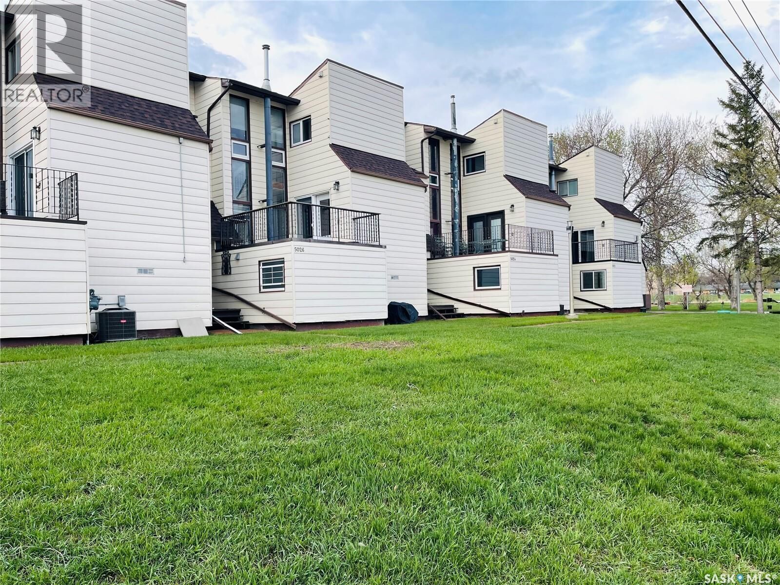 Property Photo:  5026 10th Avenue  SK S4T 7P4 