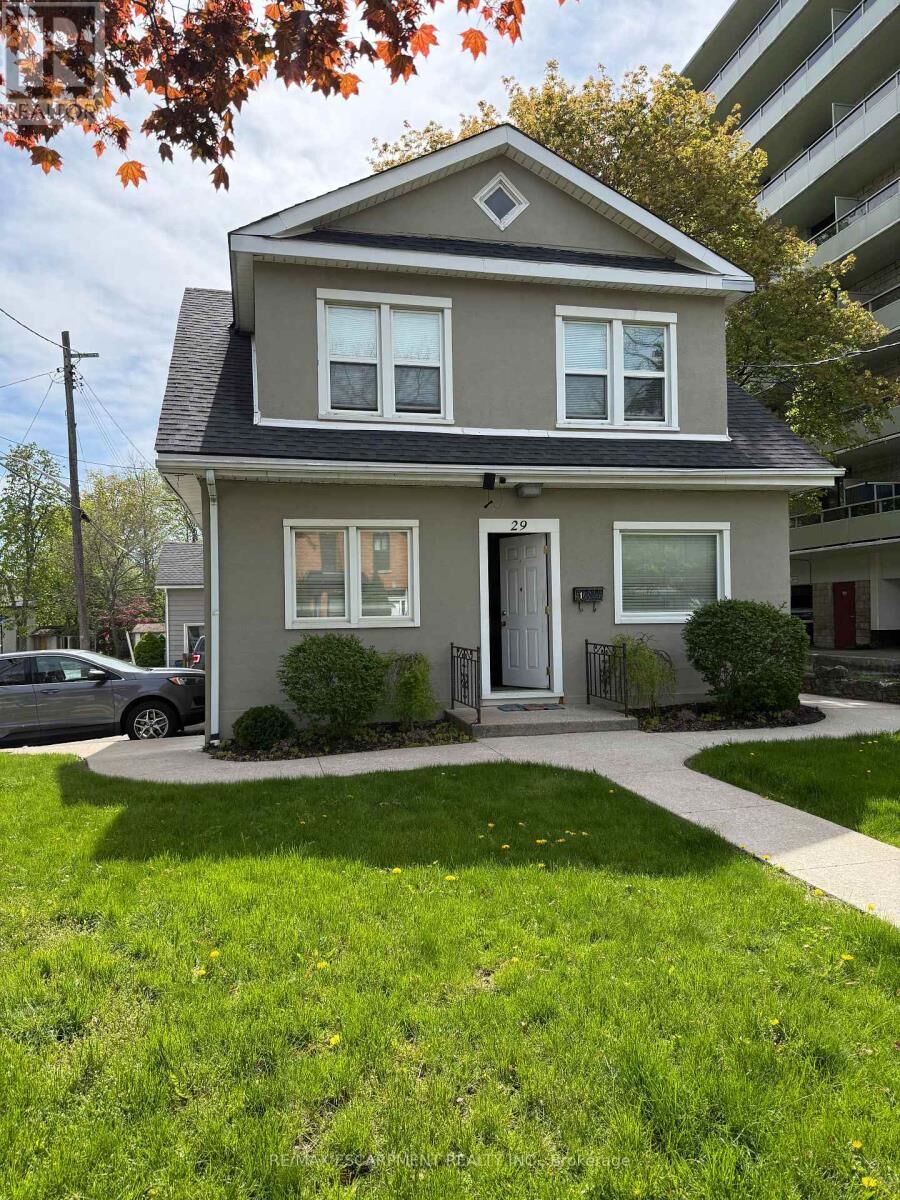 Property Photo: 29 Mountain Avenue South 2 ON L8G 2V7