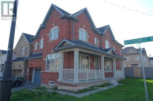 Property Photo:  36 Kimborough Hollow Lower  ON L6Y 0Z1 