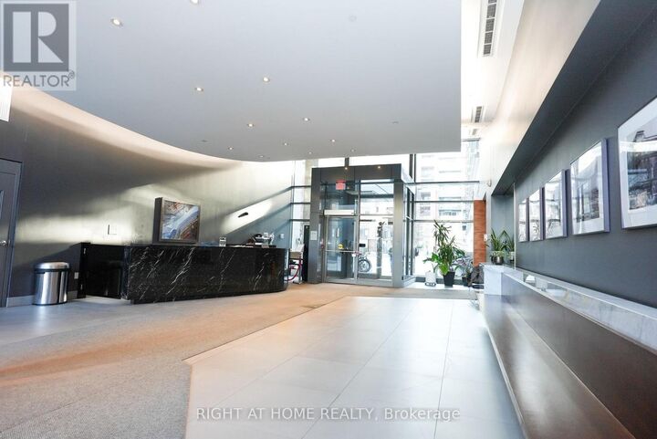 Property Photo: 68 Abell Street 938 ON M6J 0B1