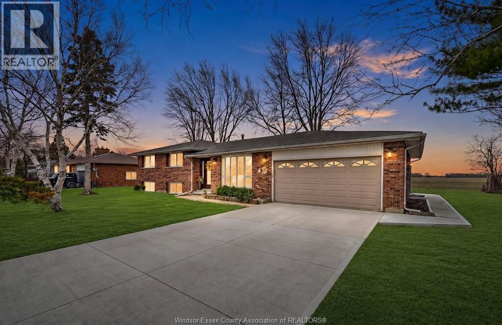 Property Photo:  1765 Golfview  ON N9J 1Z1 