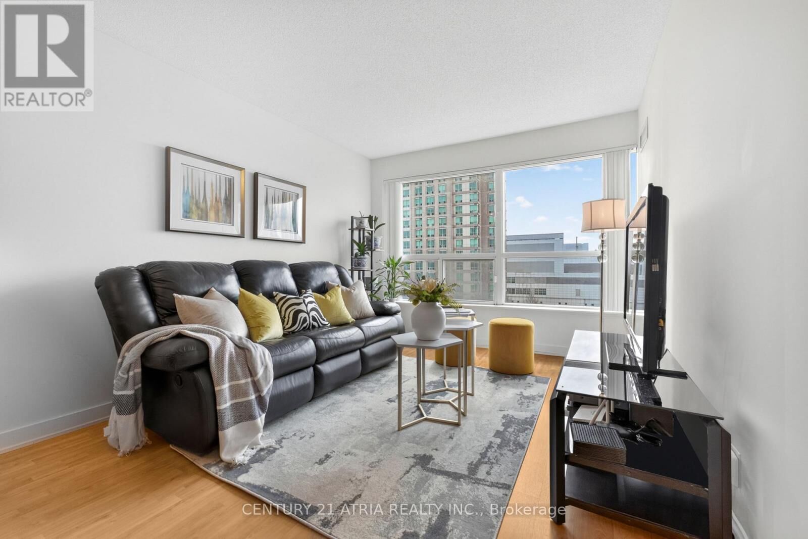 Property Photo:  38 Lee Centre Drive 908  ON M1H 3J7 