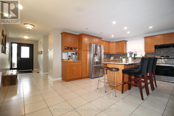 Property Photo:  4 Langrell Avenue  ON N4G 5X8 
