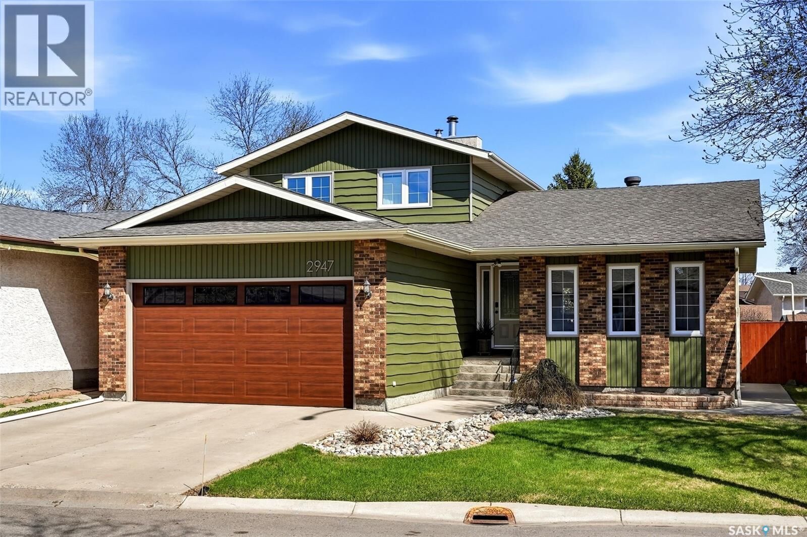 Property Photo:  2947 More Crescent E  SK S4V 0T6 