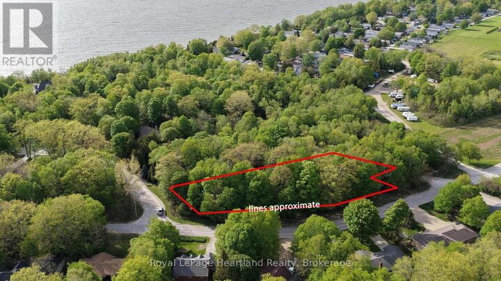 Property Photo:  33760 Magnolia Crescent  ON N7A 3Y2 