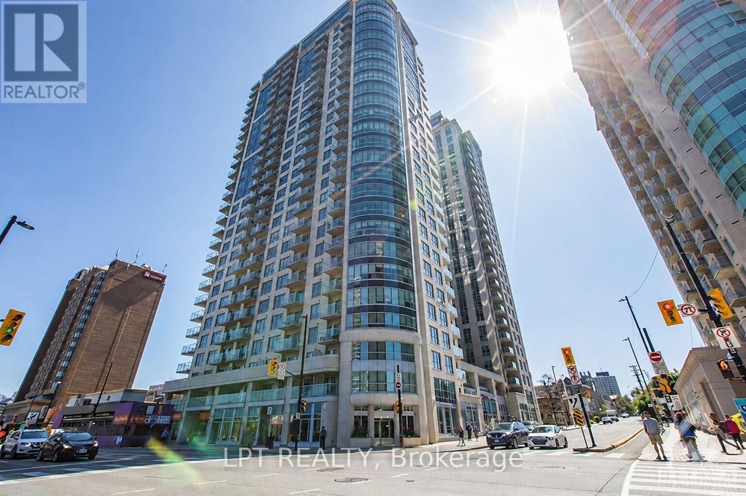 Property Photo:  242 Rideau Street 2503  ON K1N 0B7 