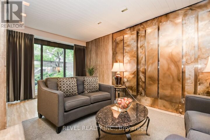 Property Photo: 20 The Driveway Drive 1403 ON K2P 1C8