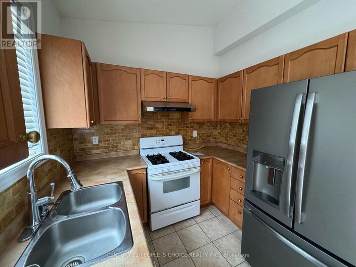 Property Photo:  3704 Golden Locust Drive  ON L5N 8N8 