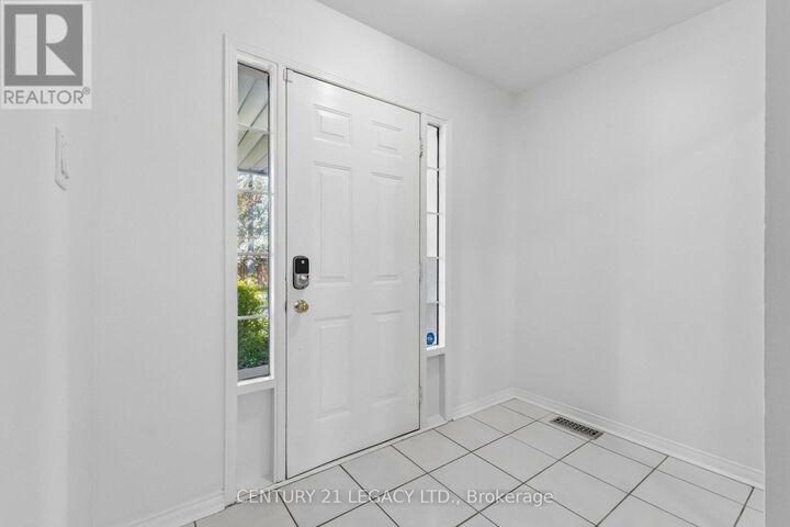 Property Photo: 29 Woolf Crescent ON L1S 7N5