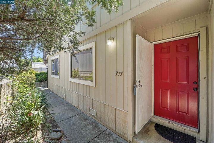Property Photo:  717 Beelard Dr  CA 95687 