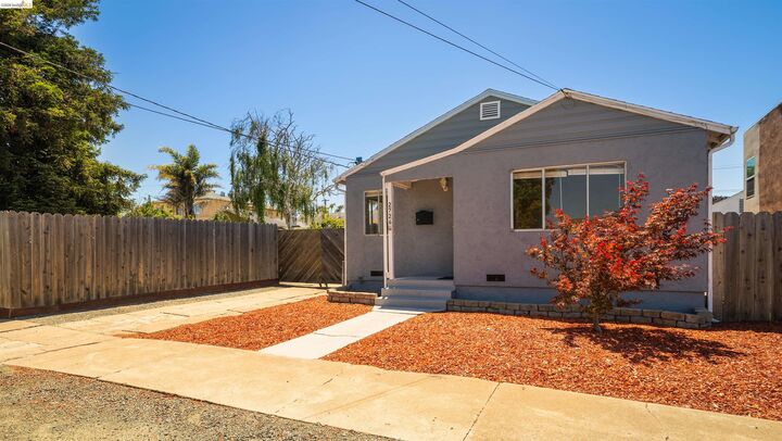 Property Photo: 2726 Rheem Ave CA 94804