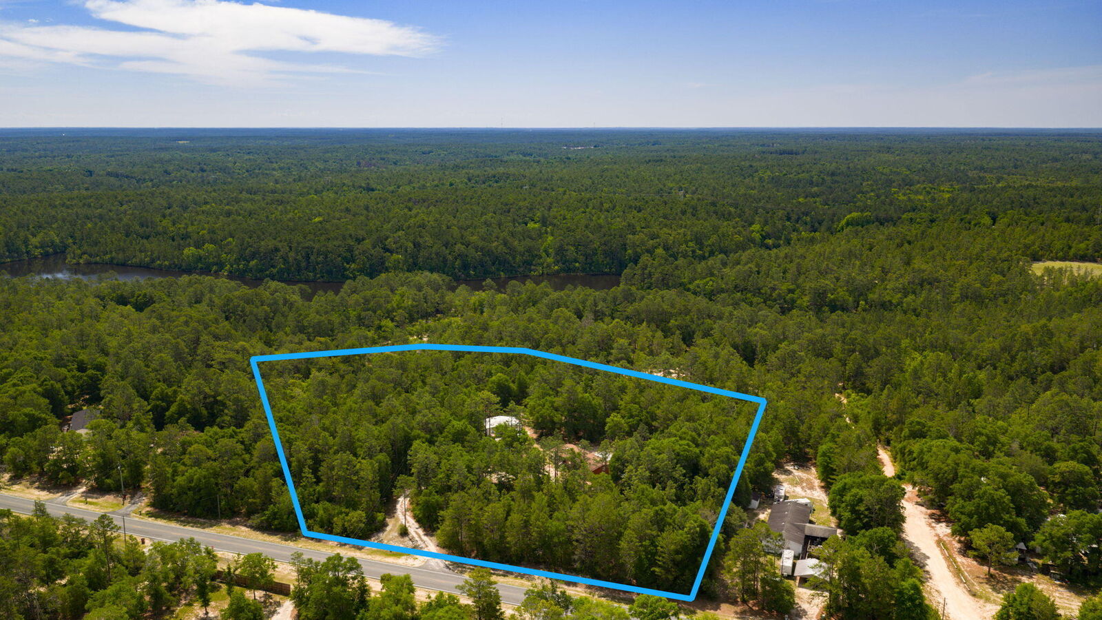 Property Photo: 5561 Highway 393 FL 32539