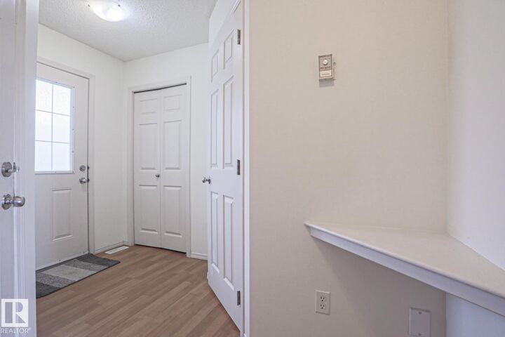 Property Photo: 1627 Melrose Place SW AB T6W 1X5
