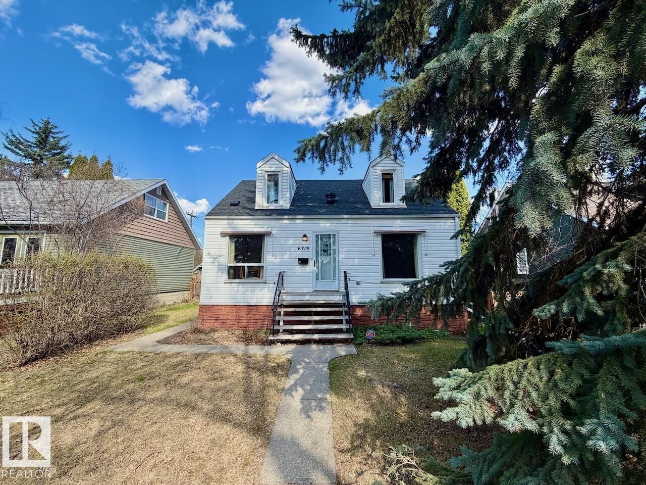 Property Photo:  6719 112A Street NW  AB T6H 3K5 