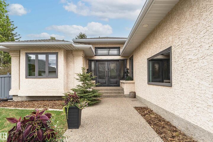 Property Photo:  627 Forest Lane NW  AB T6R 2C4 