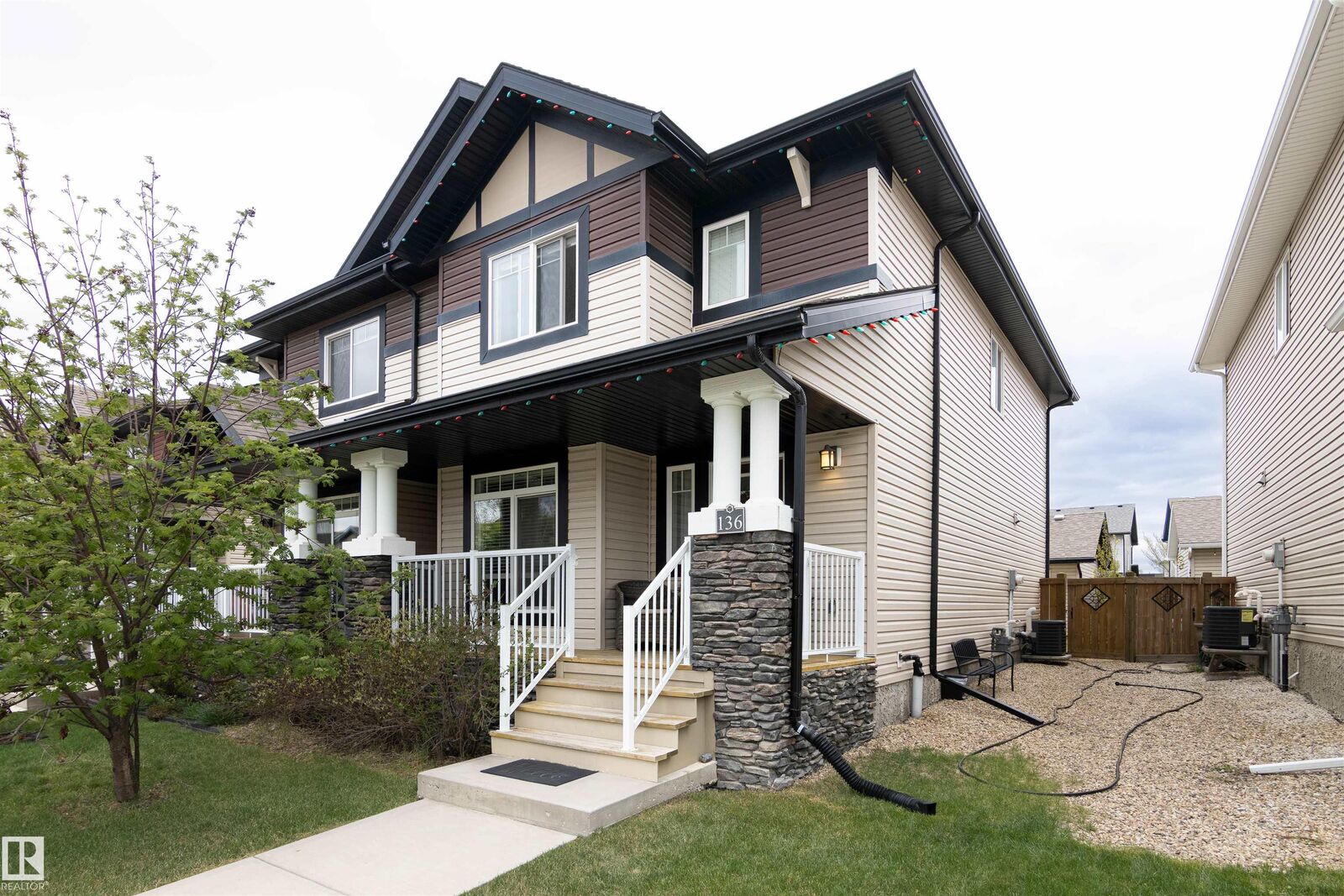 Property Photo:  136 Cy Becker Boulevard NW  AB T5Y 0Y2 