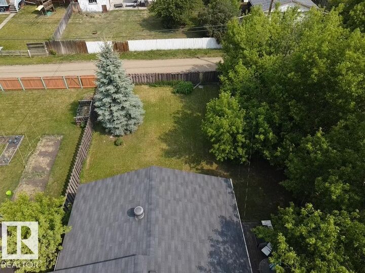 Property Photo: 4612 47 Avenue AB T9A 0J4