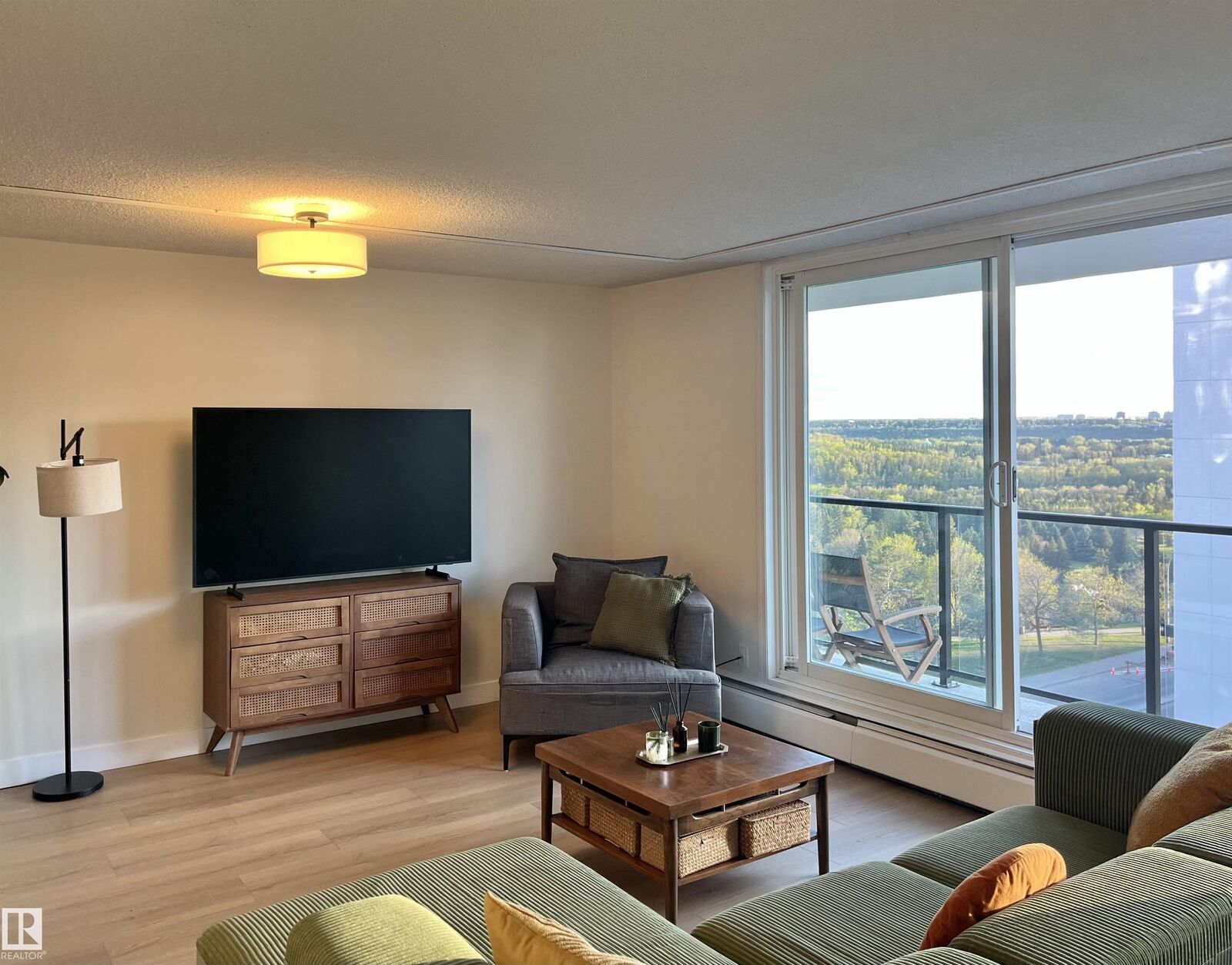 Property Photo:  10011 116 Street NW 807  AB T5K 1V4 
