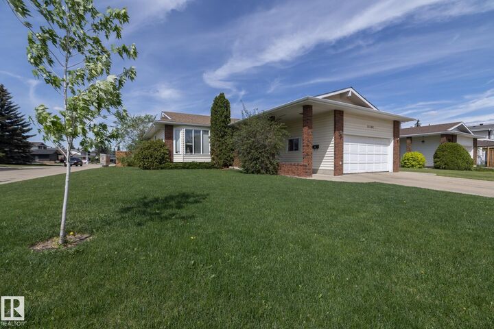 Property Photo:  11138 30 Avenue NW  AB T6J 3Y6 
