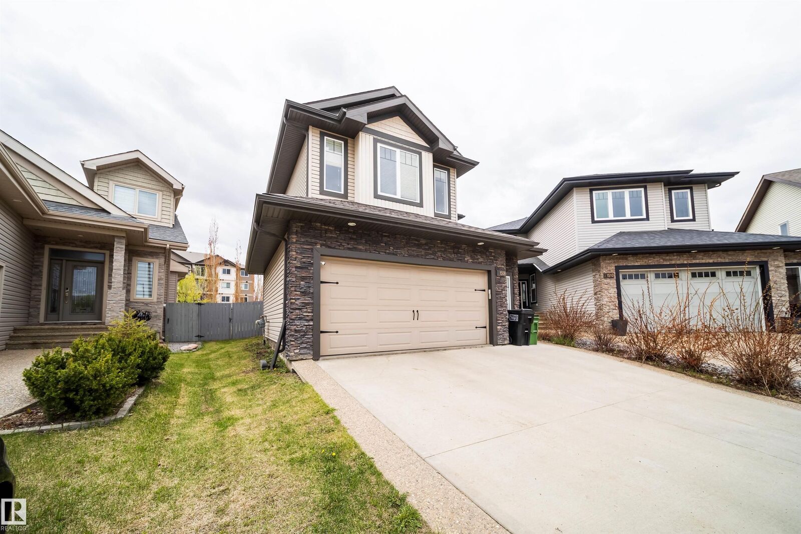 Property Photo:  1508 Cunningham Cape Cape SW  AB T6W 0Y3 