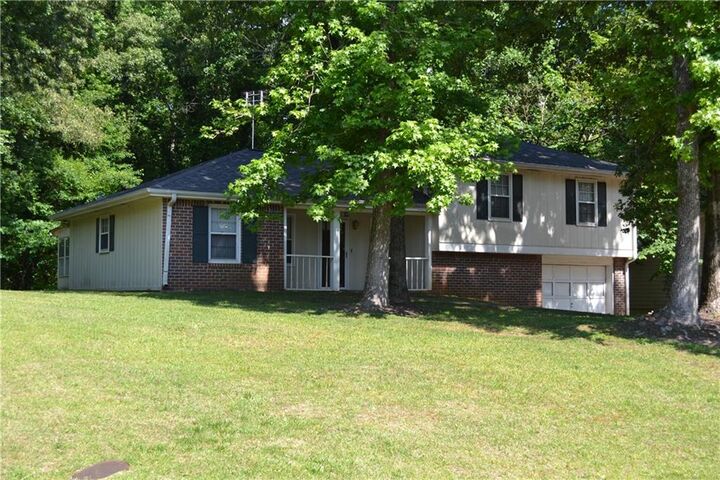 Property Photo:  5604 Meadowood Drive  GA 30102 