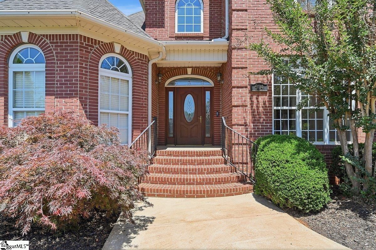 Property Photo: 504 Kiowa Drive SC 29316