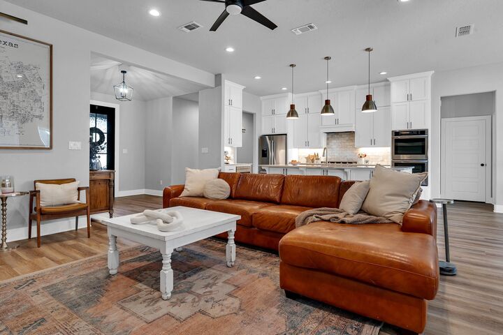 Property Photo:  201 Saddle Brook Circle  TX 75650 