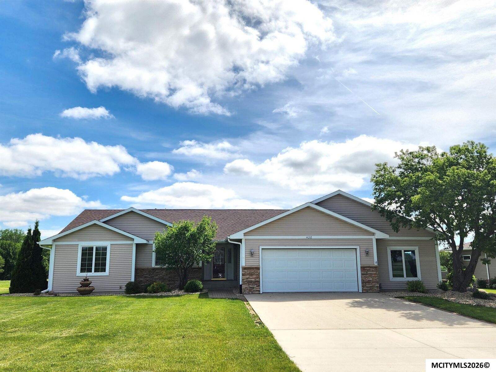 Property Photo:  428 Brickyard Rd  IA 50475 