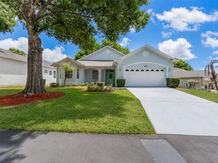 Property Photo:  4215 Greenwich Court  FL 34711 