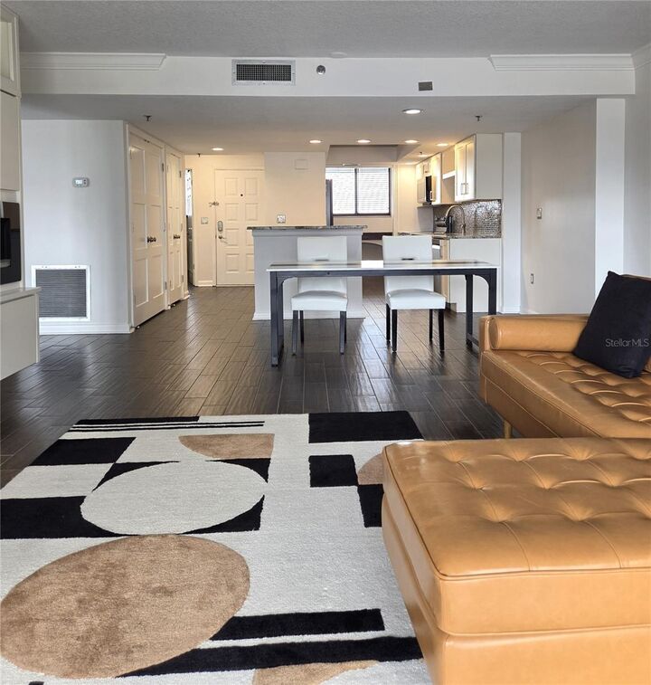 Property Photo:  530 E Central Boulevard 604  FL 32801 