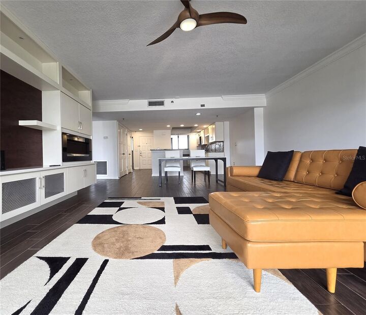 Property Photo:  530 E Central Boulevard 604  FL 32801 
