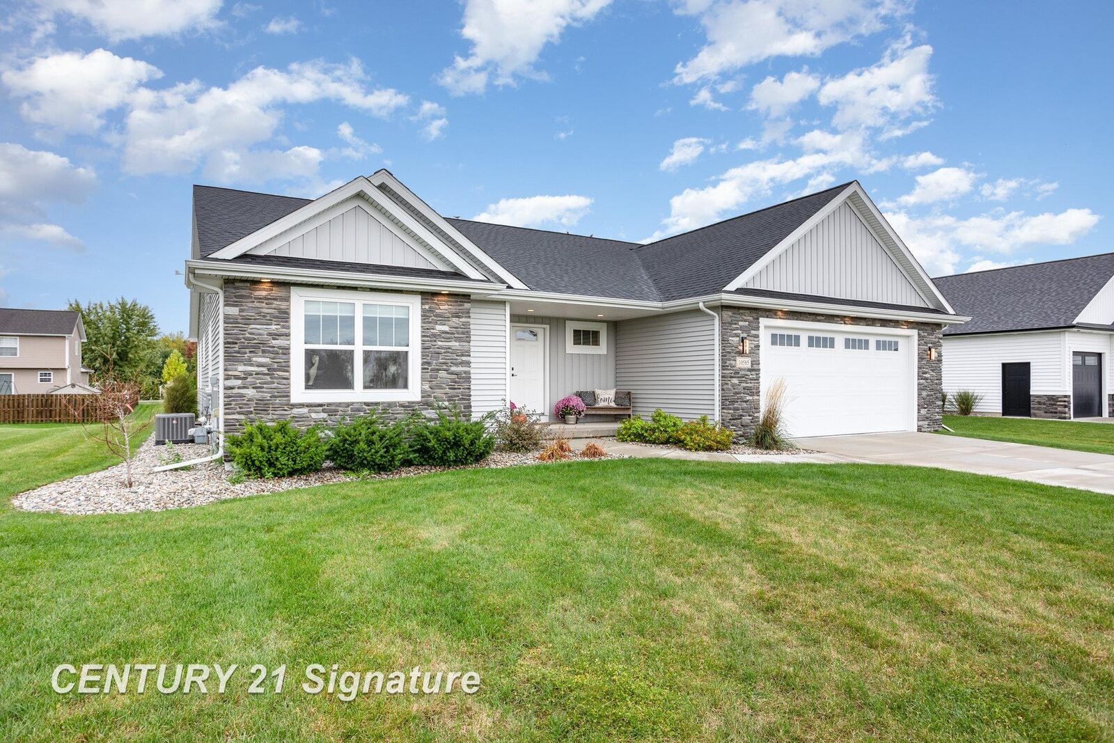 Property Photo:  10585 Prairie View Court  MI 48623 
