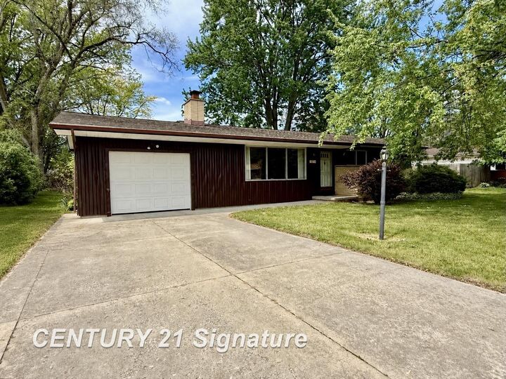 Property Photo:  1221 Sauk Lane  MI 48638 