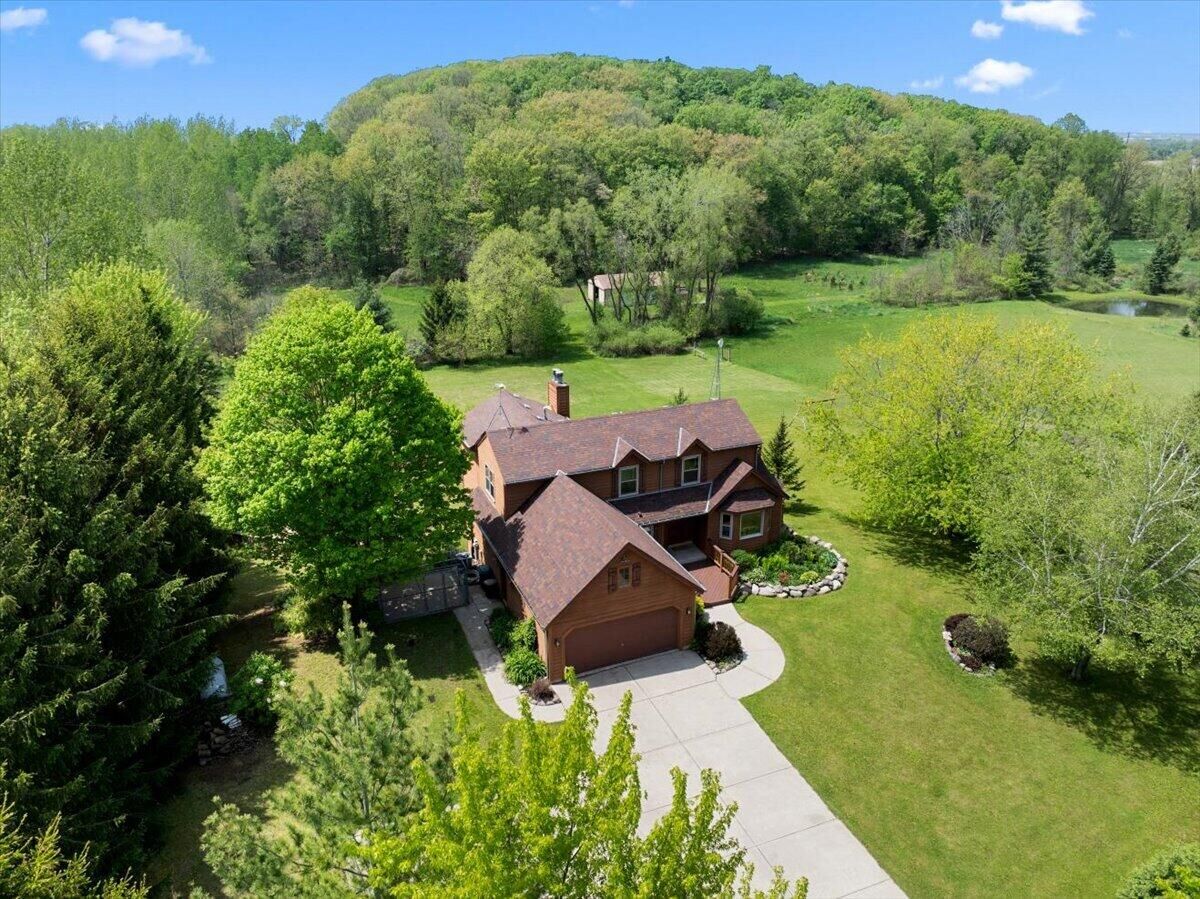 Property Photo: N1050 Pleasant Hill Dr WI 53010