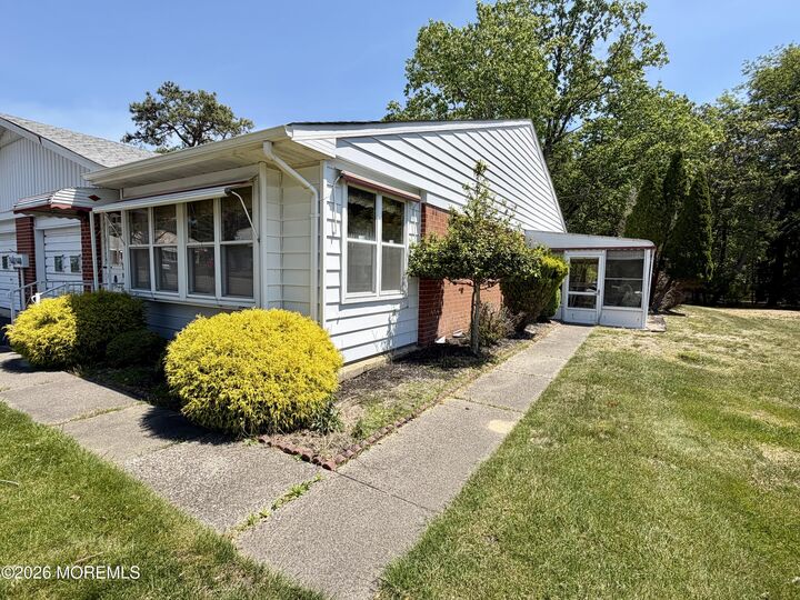 Property Photo:  16 Franklin Lane  NJ 08759 