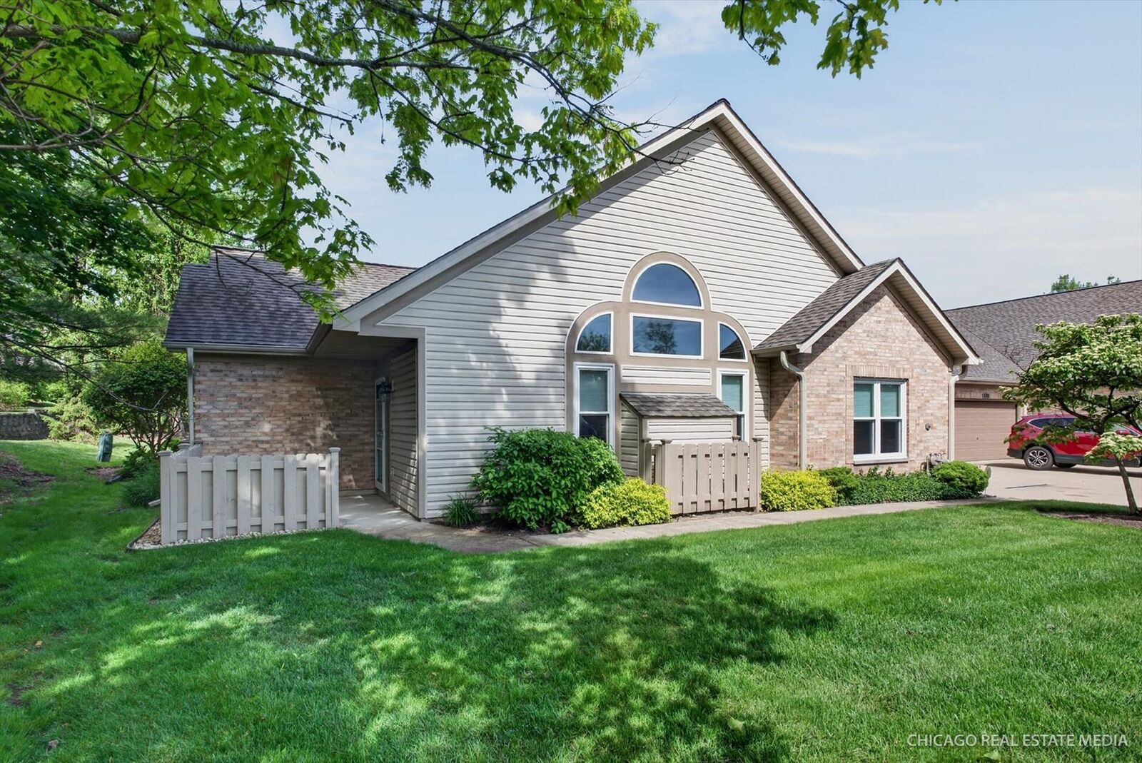 Property Photo:  171 Canterbury Court 171  IL 60108 