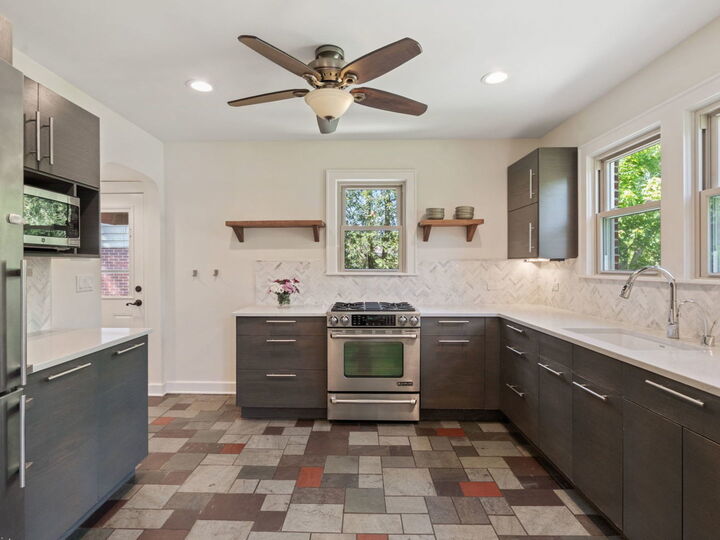 Property Photo:  116 E Maple Street  IL 60148 