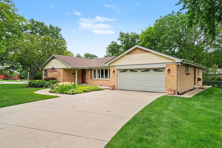 Property Photo:  12400 S 70th Avenue  IL 60463 