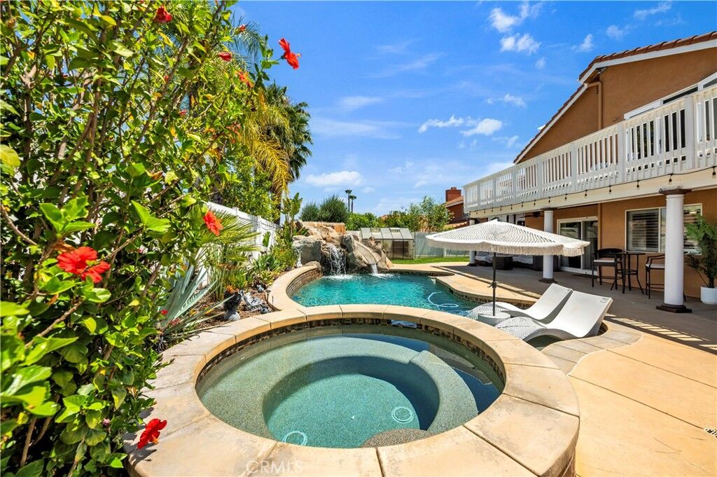 Property Photo:  23944 Cadenza  CA 92562 