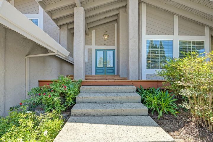 Property Photo: 100 Bermuda Court CA 95678