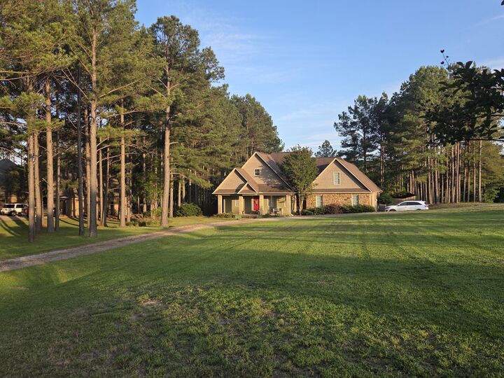 Property Photo:  107 Ridgeland Dr.  MS 38857 