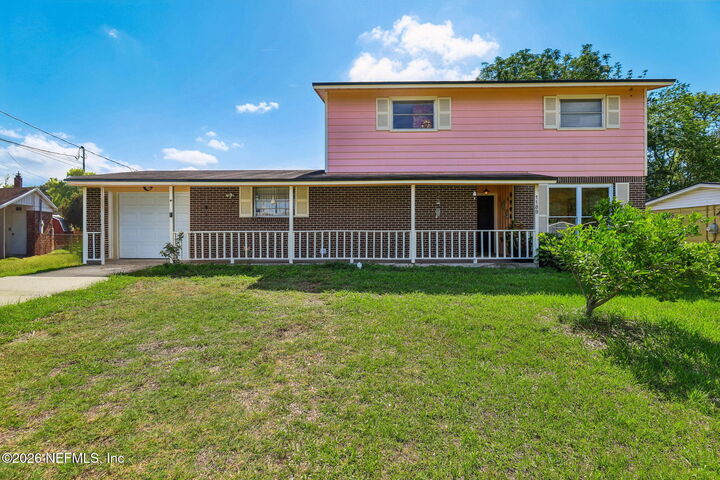 Property Photo: 1189 Crown Drive FL 32221